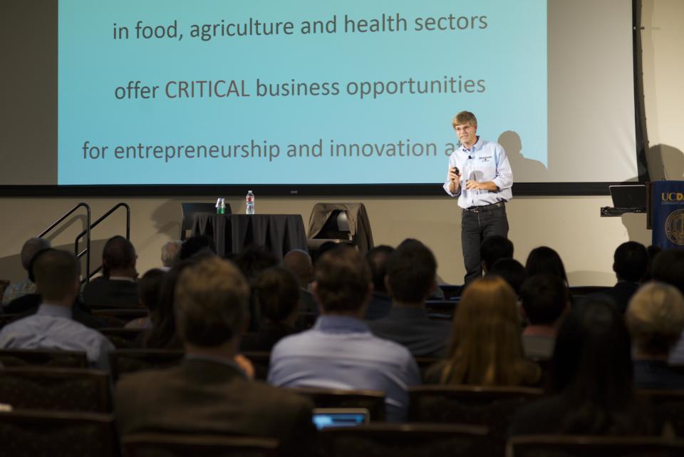 Harold Schmitz speaks to UC Davis