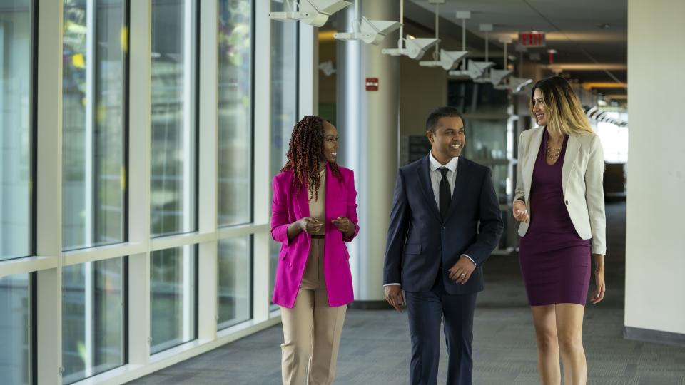 Sacramento MBA students at Education Building at UC Davis Health.