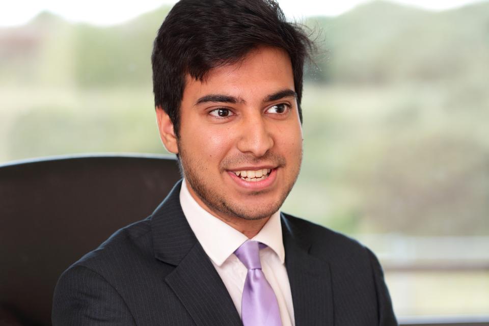 Ash Bagla MBA 23 headshot